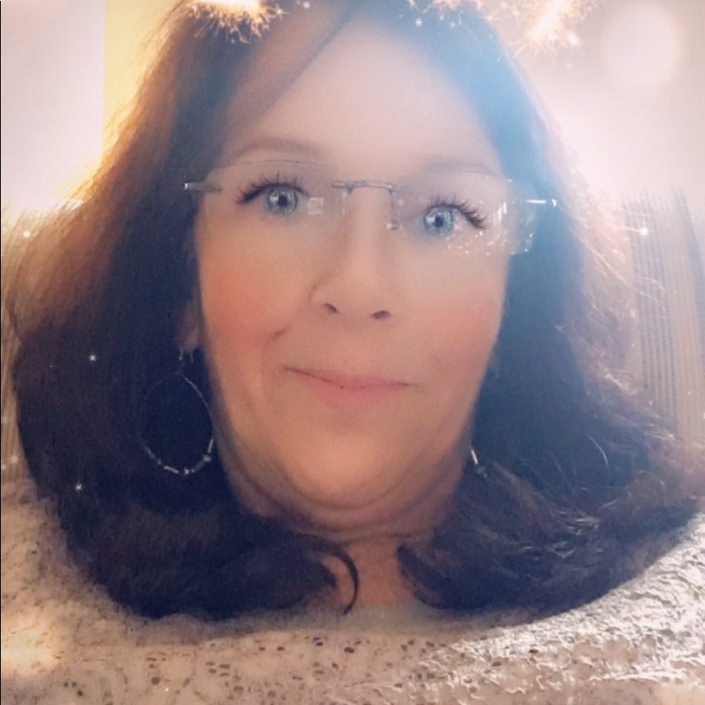 Meet your Posher, Pam